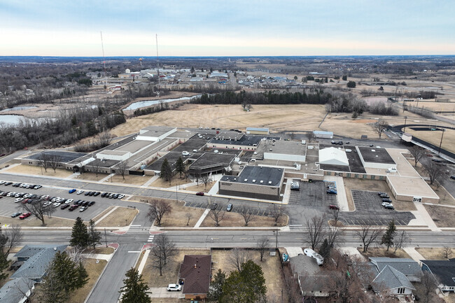 The student-teacher ratio at Sauk Rapids-Rice Middle School is 18 to 1.