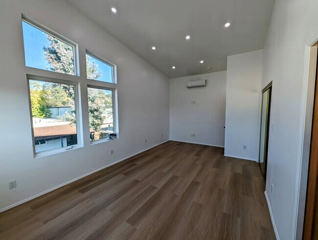 720 San Pascual Ave, Los Angeles, CA 90042 - photo 7