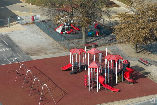 Highland Primary School has plenty of space for littles to play.