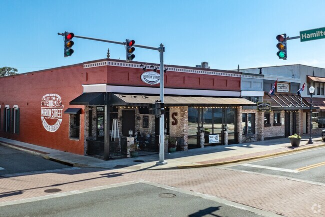 The Marion Street Bisto is a popular place for people to eat and gather.