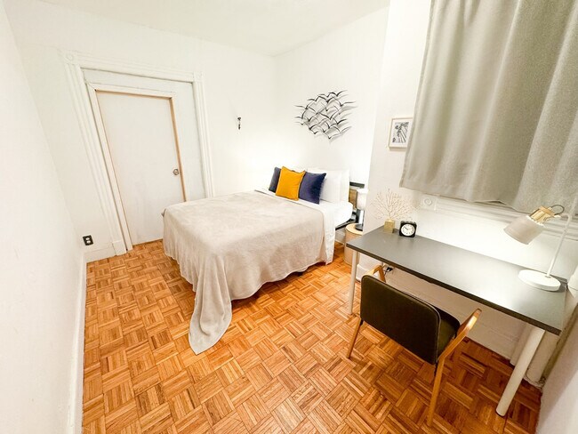 235 E 89th St unit ID1057594P, New York, NY 10128 - photo 2