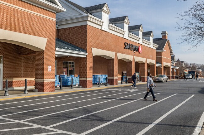 Find fresh groceries and more at Safeway in Fairwood, your local convenience store.