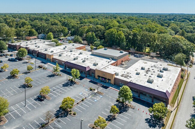 Ivy Preparatory Academy has a student to teacher ratio of 10 to 1.
