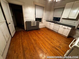 36 Brookledge St Unit 2R, Boston, MA 02121