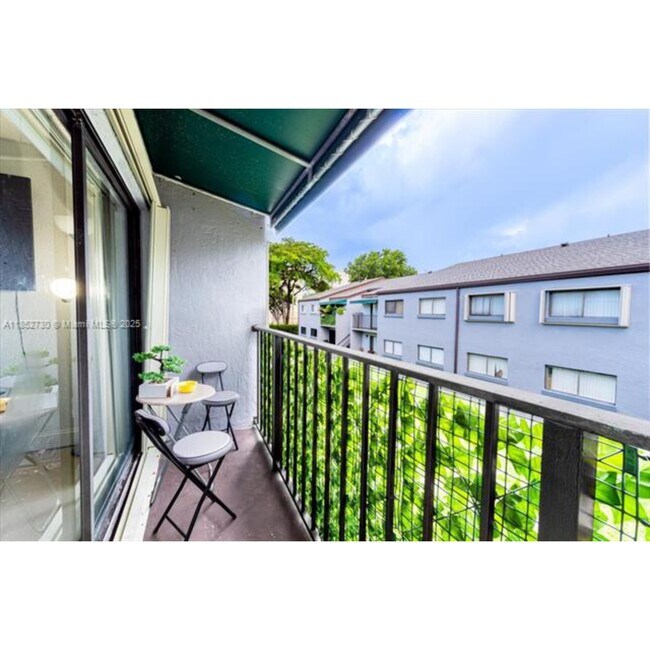 7419 SW 152nd Ave, Miami, FL 33193 - photo 5