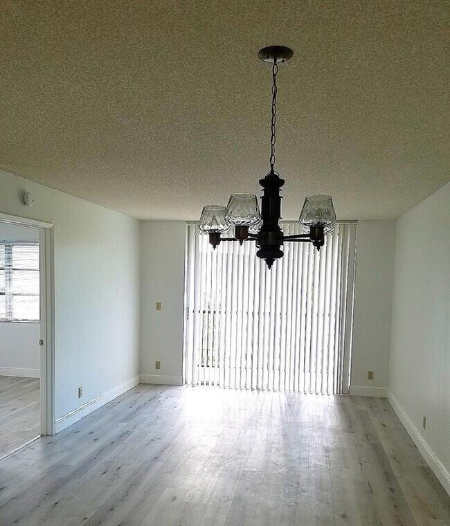 7720 NW 50th St Unit 301, Lauderhill, FL 33351