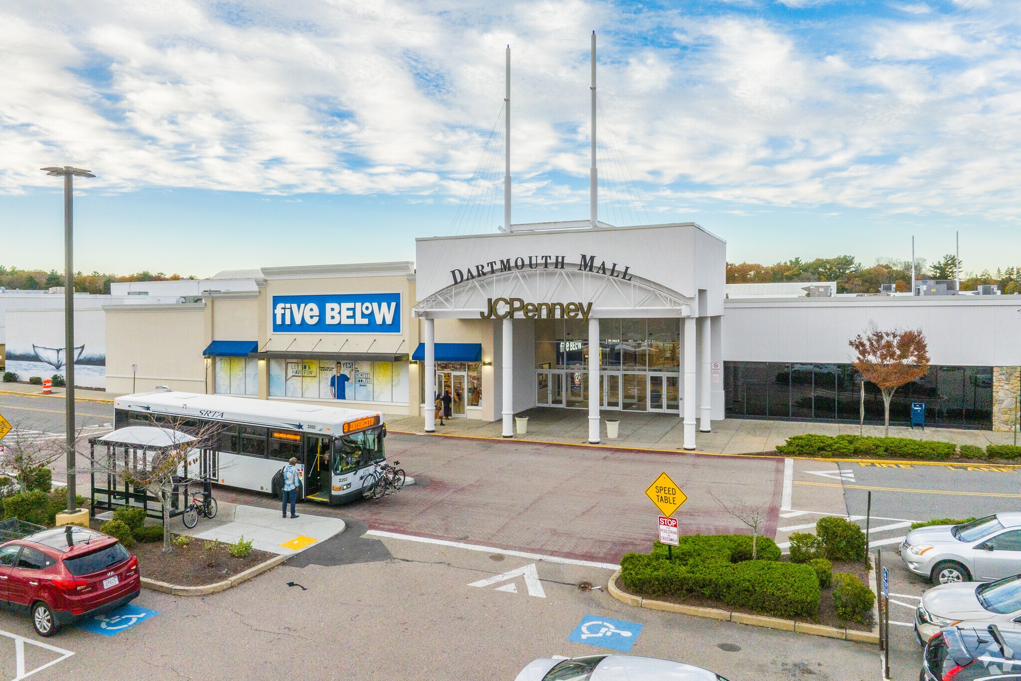 With over 60 shops and restaurants, and plenty of entertainment, Dartmouth Mall has it all