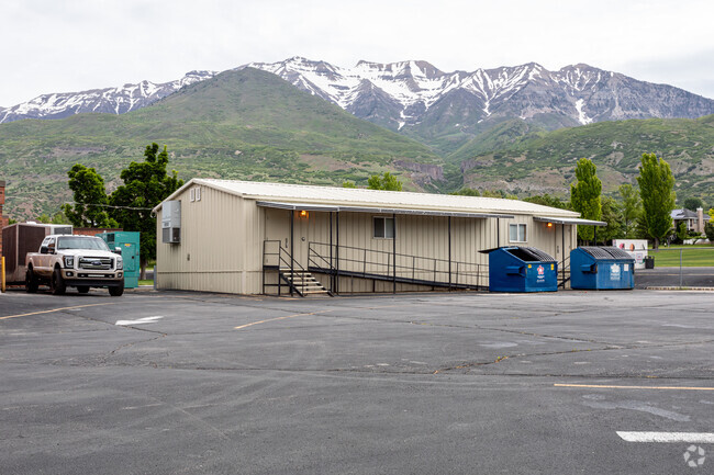 Northridge Elementary School is located in the Northridge neighborhood.