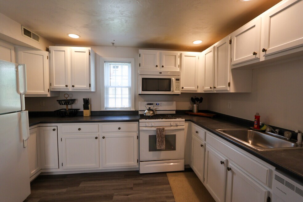 26 Jay St unit 25-1, Cambridge, MA 02139 - photo 1