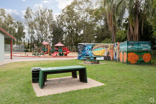 Azalea Community Park in Azalea-Hollywood Park offers a playground and multiple picnic tables.
