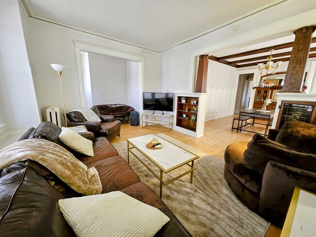 2942 N Frederick Ave unit 2944, Milwaukee, WI 53211 - photo 3