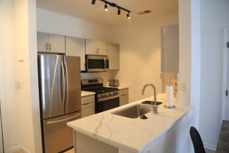 12925 Centre Park Cir, Herndon, VA 20171