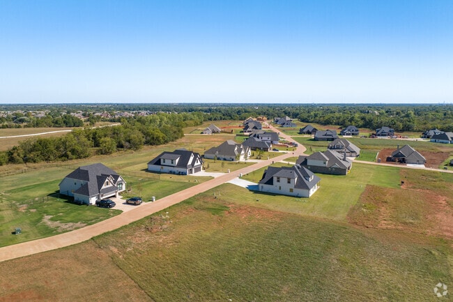 Large areas of undeveloped land remain throughout Navina.