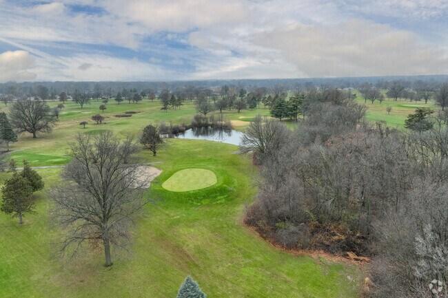 The golf courses are scenic and well maintained in West Peoria.