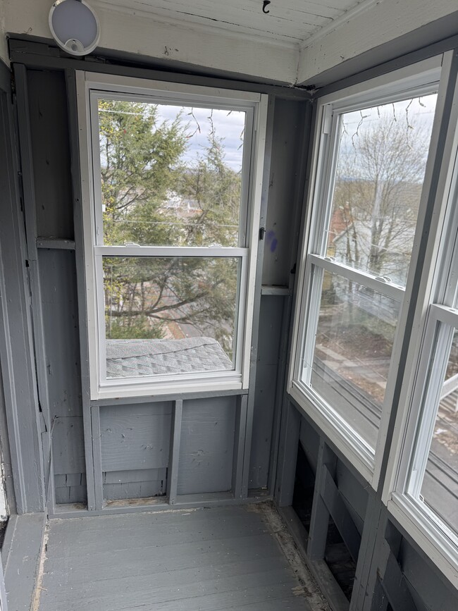 PRIVATE PORCH OFF BR 1