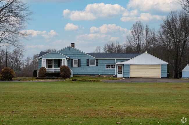 Ranch homes are found throughout the Leavittsburgh neighborhood.
