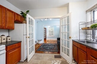 1710 S State St, Ann Arbor, MI 48104