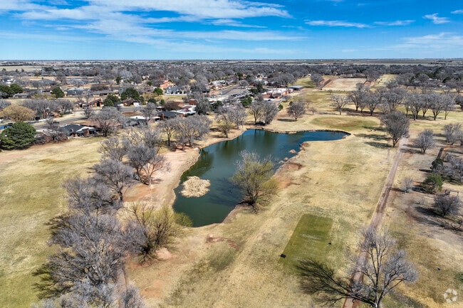 Golfers in Clovis can enjoy the 18-hole Colonial Park Golf Course which is open to the public.