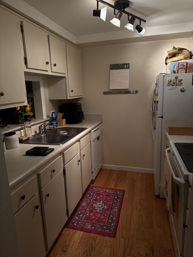 1479 Cliff Ct unit 1479 Cliff Court Uni, Columbus, OH 43204 - photo 5