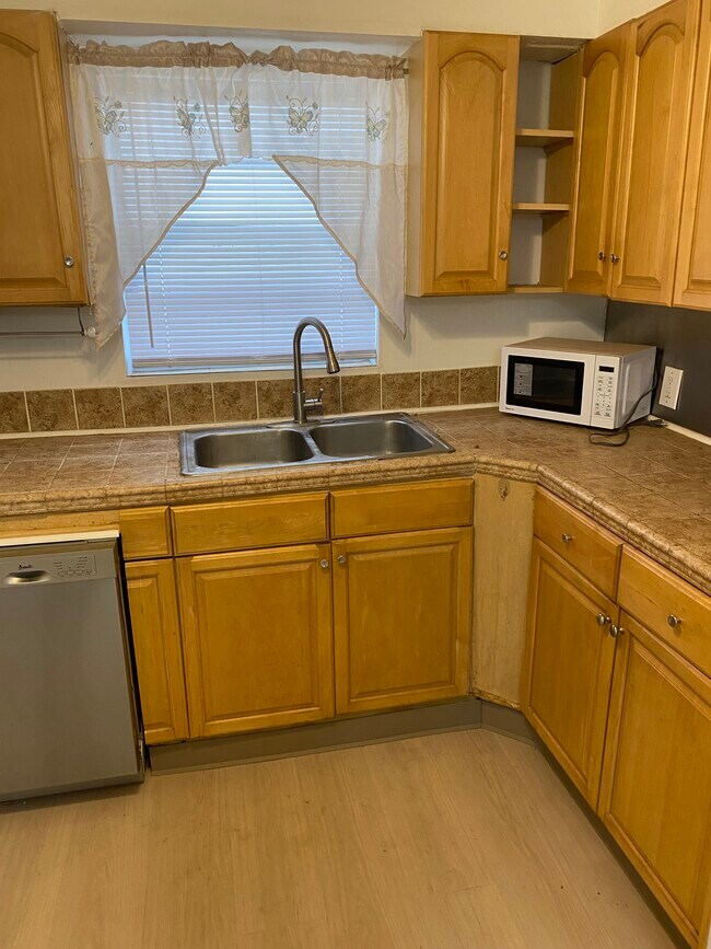 1588 NE 110th St unit 1, Miami, FL 33161 - photo 6