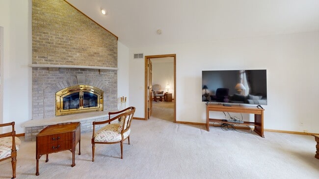 11210 Pebble Dr, Huntley, IL 60142 - photo 3