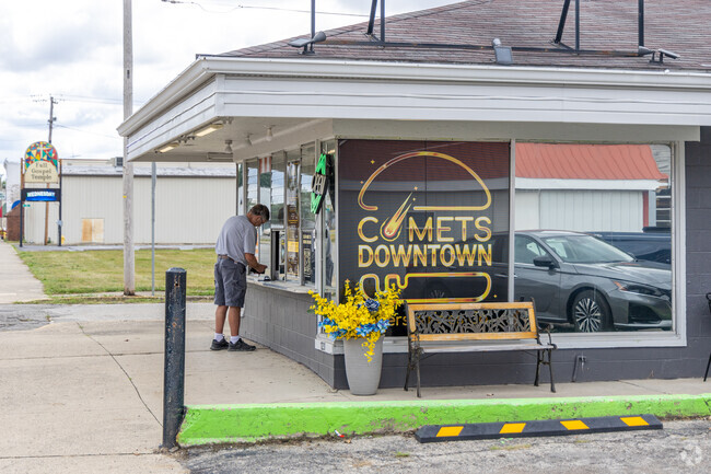 Comet's Downtown Sliders and Fries is closeby to the Industry neighborhood of Muncie, IN.