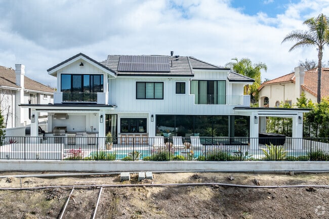 Modern style homes are mixed into the neighborhood of Crest de Ville.