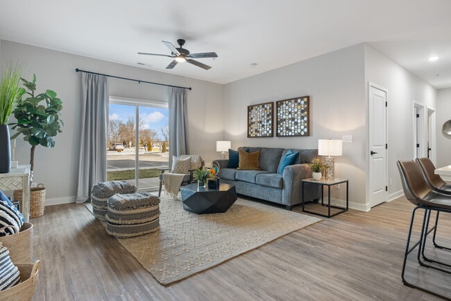 Thompson Square Apartments, Jeffersonville, IN 47130 - photo 5