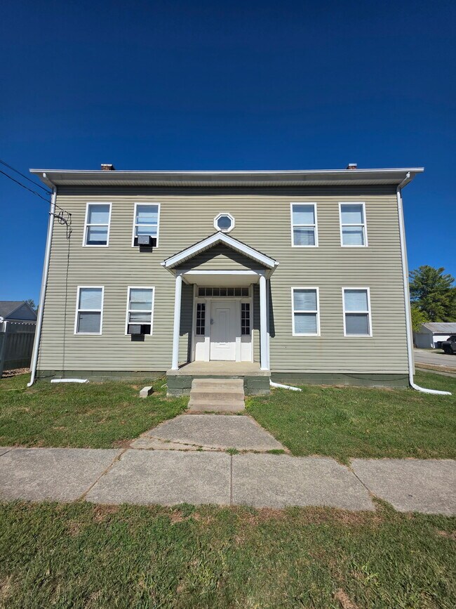 702 W Main St Unit A, Hebron, OH 43025