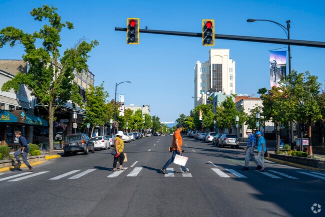 The 3 Tiers of Ashland is a very beautiful neighborhood in Oregon.
