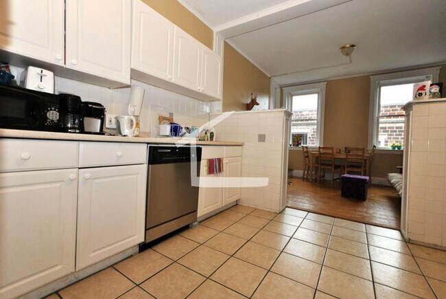 54 Egmont St unit 4, Brookline, MA 02446 - photo 4
