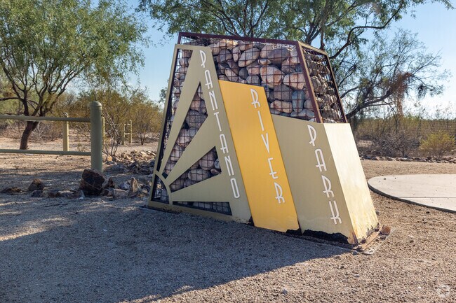 Pantano River Park Trail provides paved paths for cyclists living in Lakeside Park.