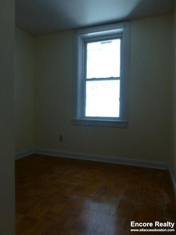 145 Endicott St, Boston, MA 02113 - photo 2