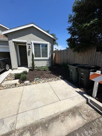 6200 Chavez Ct, Riverbank, CA 95367