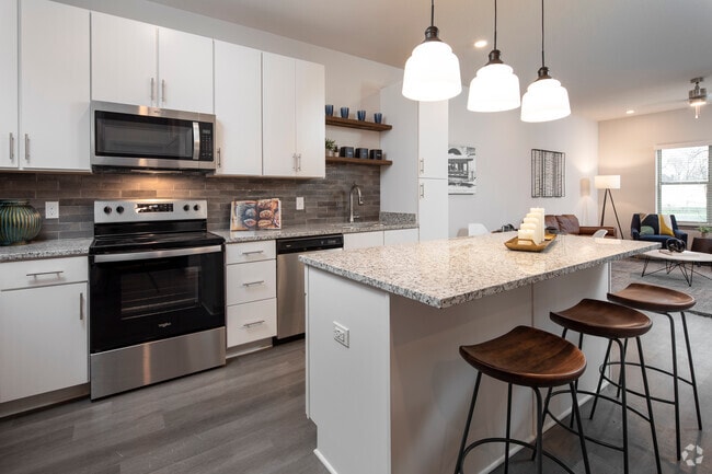 1 bed, 1 bath, 733 sq ft