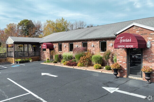 Teresa's Restaurant will be an unforgettable experience living in Ware neighborhood.