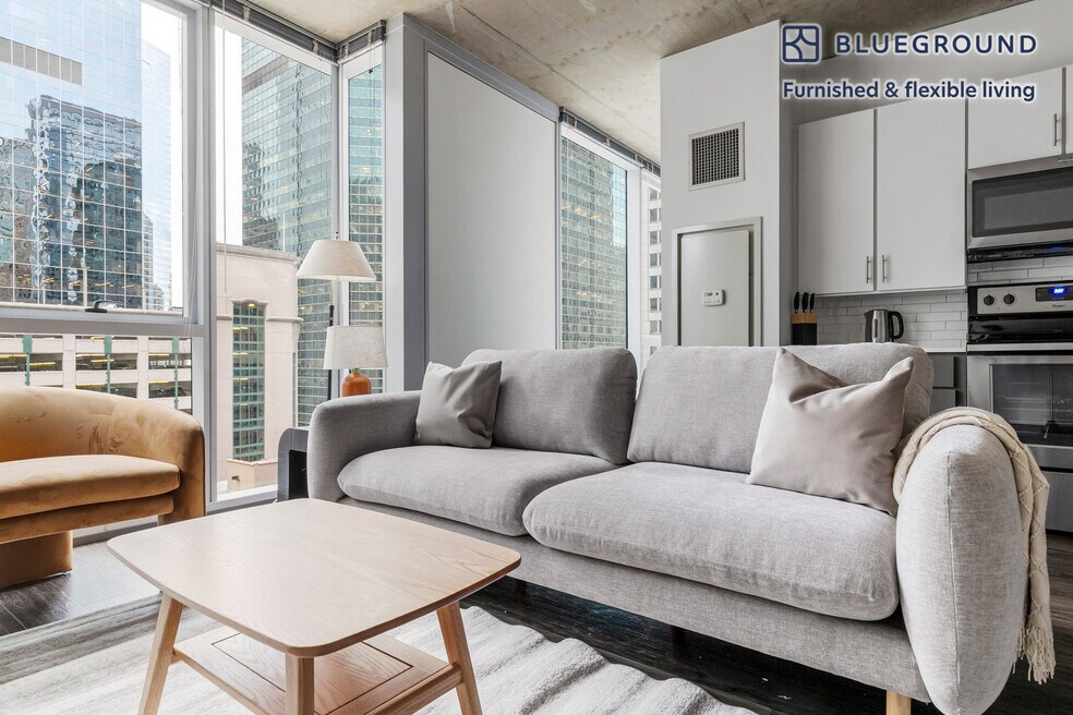 215 W Lake St unit FL12-ID1343, Chicago, IL 60606 - photo 1