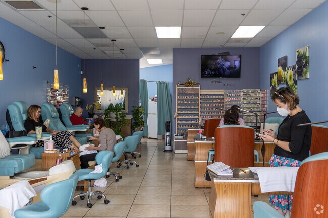 Vanna Nail Spa in Sun Lakes offers a variety of nail services.