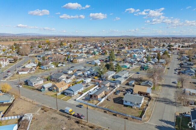 Resential avenues in the denser part of town feature rows of charming ranch-style homes.