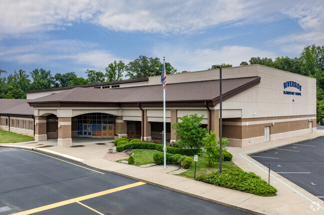 Riverside Elementary School has a 13 to 1 student to teacher ratio.