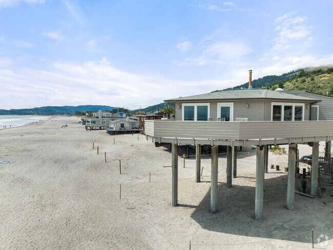 Houses right on Stinson Beach are more spartan but are still highly sought after.