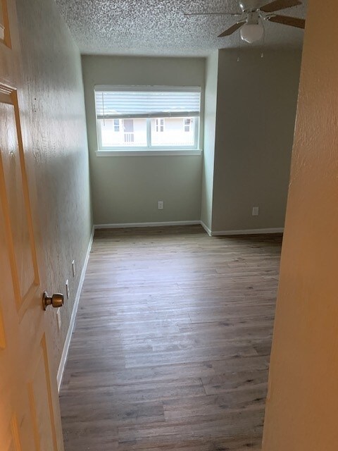 6205 Jackson Rd unit D7, Hitchcock, TX 77563 - photo 6