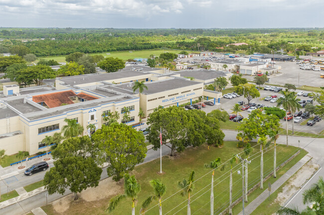 Redland Middle School in Homestead, FL has a great score on Niche.