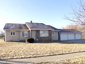 5000 Twana Dr Unit 1, Des Moines, IA 50310