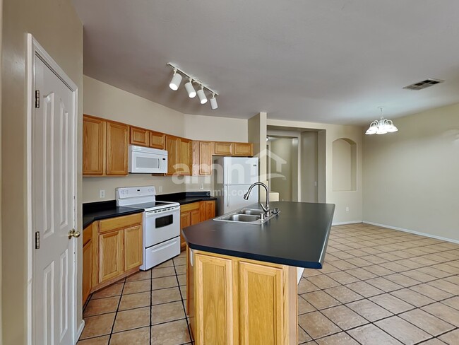 1805 S 119th Dr, Avondale, AZ 85323 - photo 4