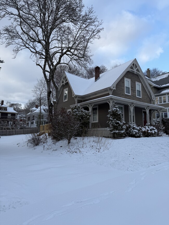 24 Lee St unit 2, Worcester, MA 01602 - photo 2