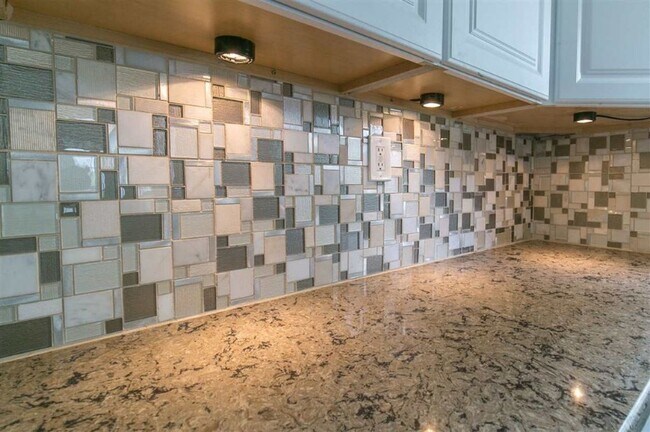 29 Lavoy Rd, Temperance, MI 48182 - photo 6