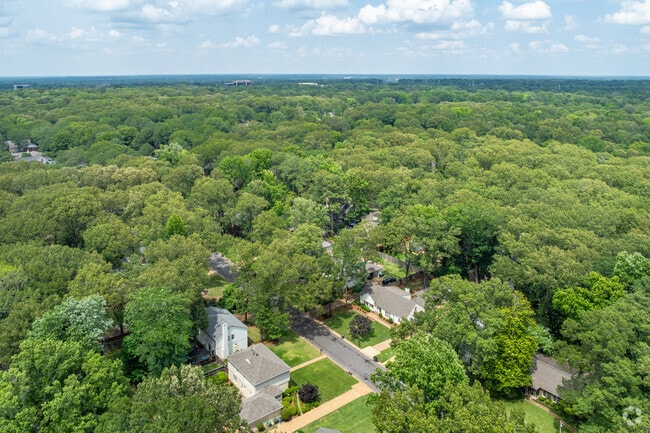 With a suburban vibe, Kirby Woods is located on the eastern side of Memphis' city limits.