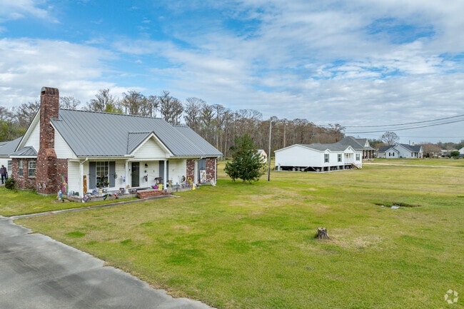 Kraemer features cottages and ranch-style homes on spacious lots.