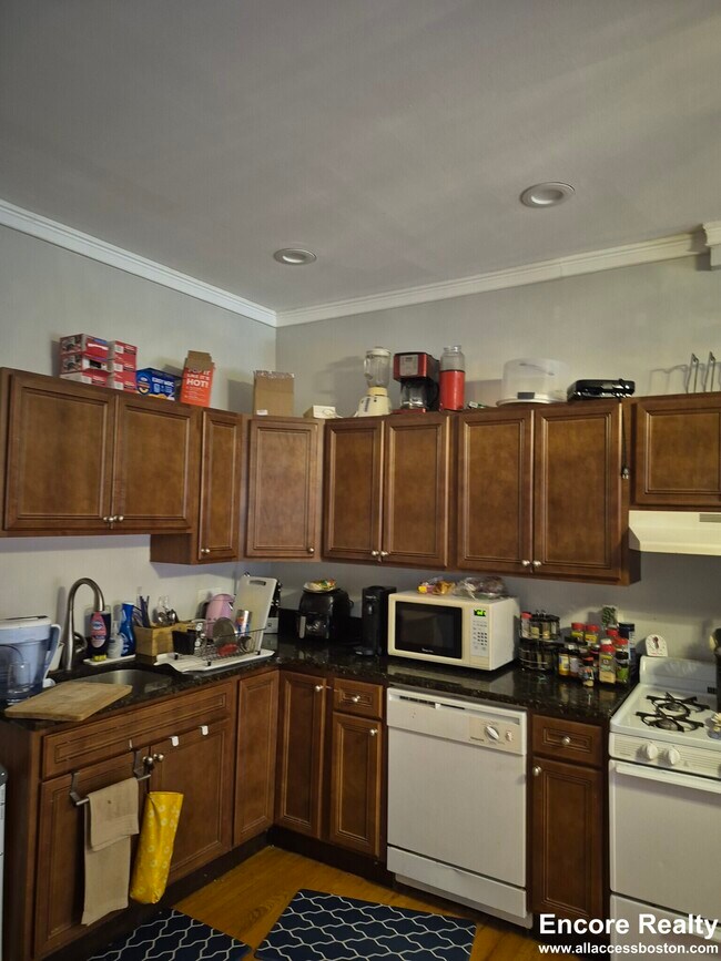 153 Salem St unit 13, Boston, MA 02113 - photo 5